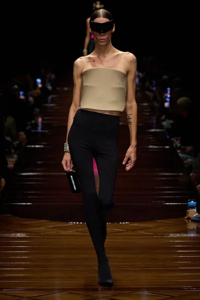 Look 52